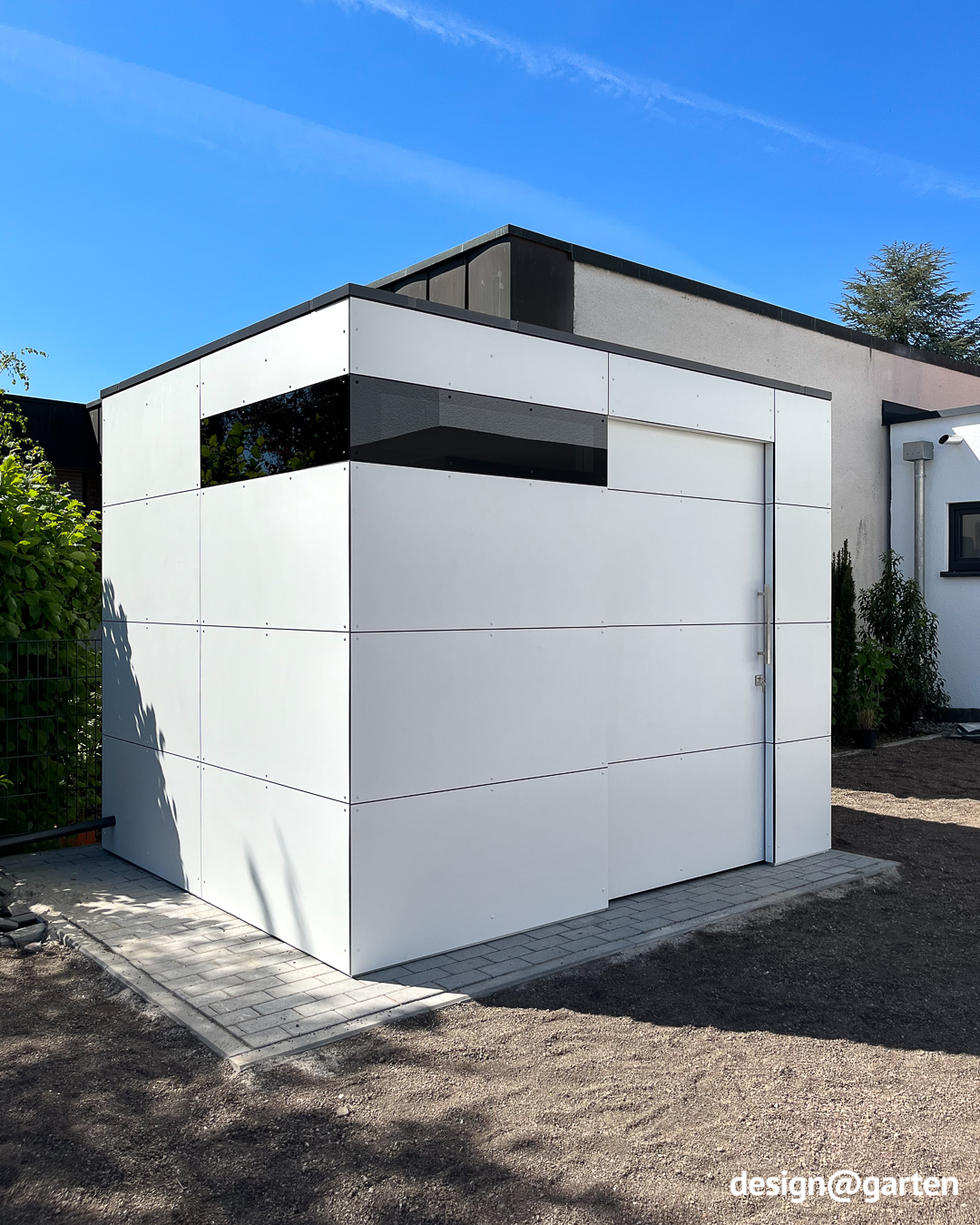 White tool shed by the Atlantic Ocean near Arcachon